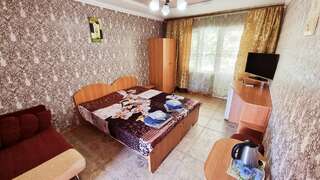 Гостиница Пансионат Орхидея Приветное Двухместный номер с 2 отдельными кроватями и балконом-2