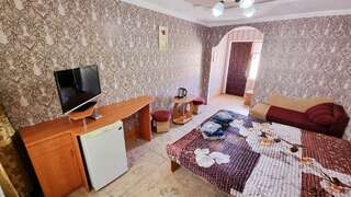 Гостиница Пансионат Орхидея Приветное Двухместный номер с 2 отдельными кроватями и балконом-3